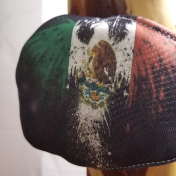 MASKS MEDIUM
DOUBLE-SIDED - Picture 2 of 4